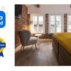  Apartment Square 8